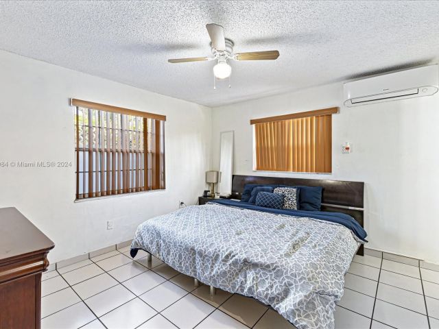 Home for sale at 1420 SW 17th St - photo 5225961