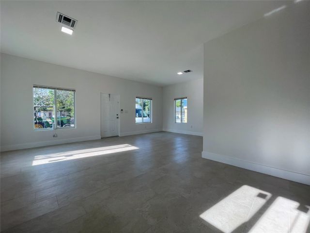 Home for sale at 1701 NW 9th St - photo 5227074