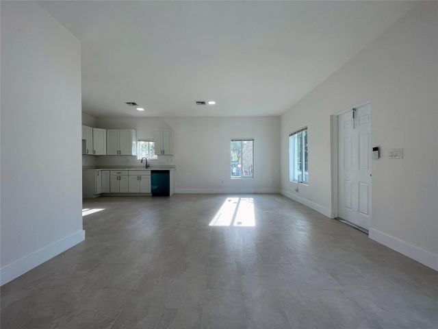 Home for sale at 1701 NW 9th St - photo 5227080