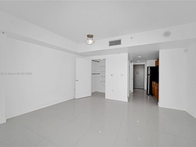 Apartment for sale  Unit #3208 - photo 5230392