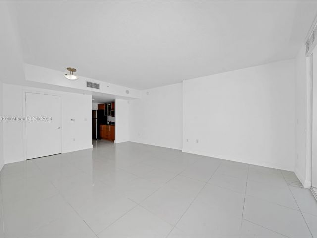 Apartment for sale  Unit #3208 - photo 5230393