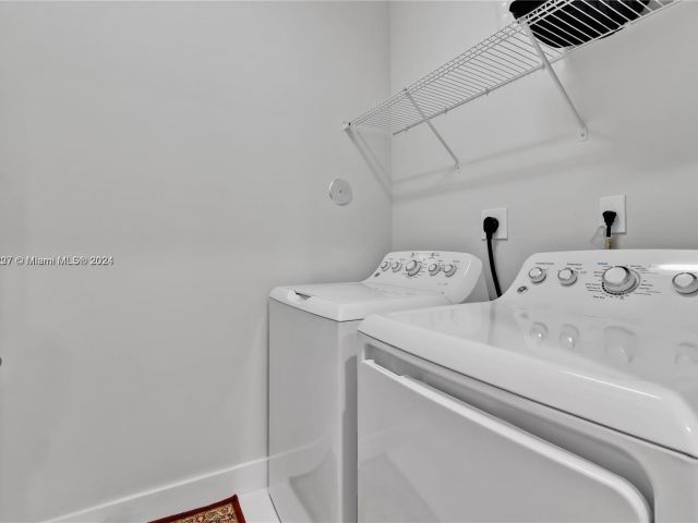 Home for rent at 4745 NW 84th Ct 19 - photo 5230214