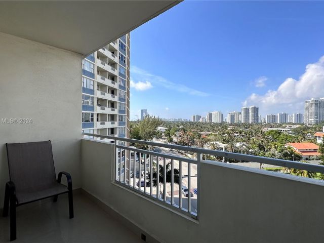 Apartment for sale  Unit #722 - photo 5440645