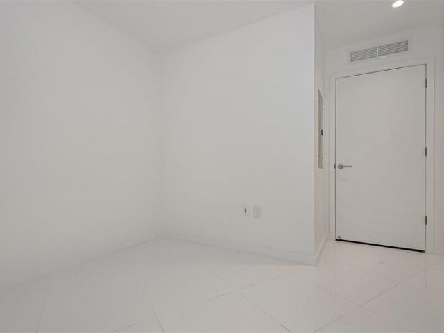 Apartment for rent  Unit #1702 - photo 5370372