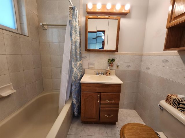 Home for rent at 1005 SW 30 street - photo 5271387