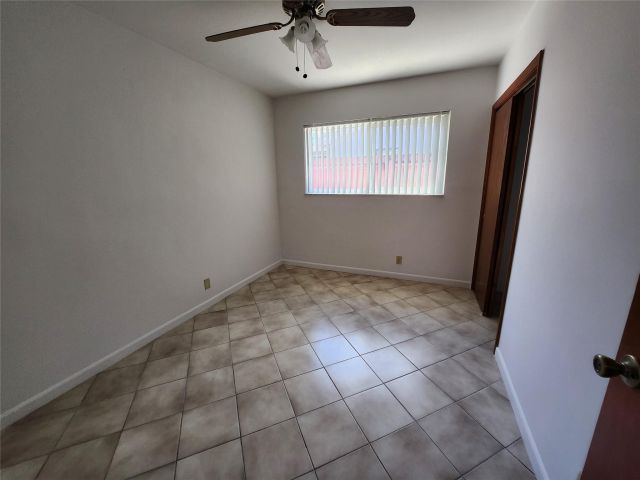 Home for rent at 1005 SW 30 street - photo 5271392