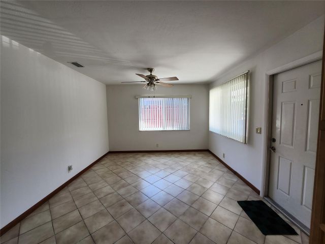 Home for rent at 1005 SW 30 street - photo 5271397