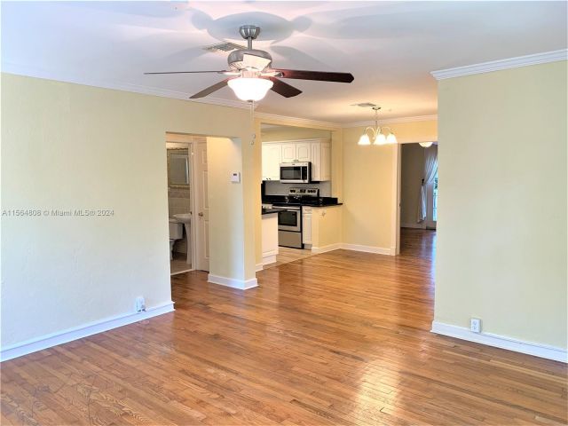 Home for rent at 433 NE 21st St 433 - photo 5243251