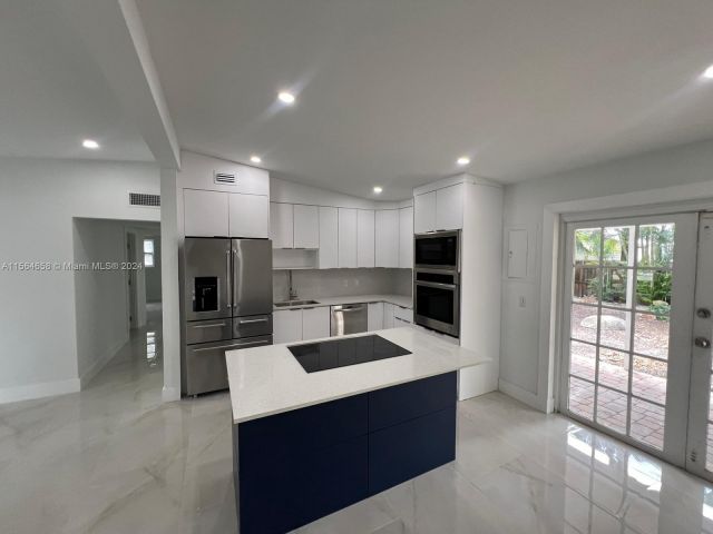 Home for sale at 3350 SW 20th St - photo 5243312