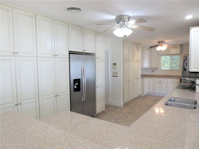 Home for rent at 2061 Tropic Isle - photo 5244441
