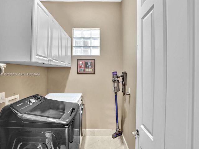 Home for sale at 3232 NE 212th Ter - photo 5244920