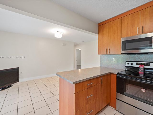 Home for rent at 10872 SW 33rd St - photo 5244820