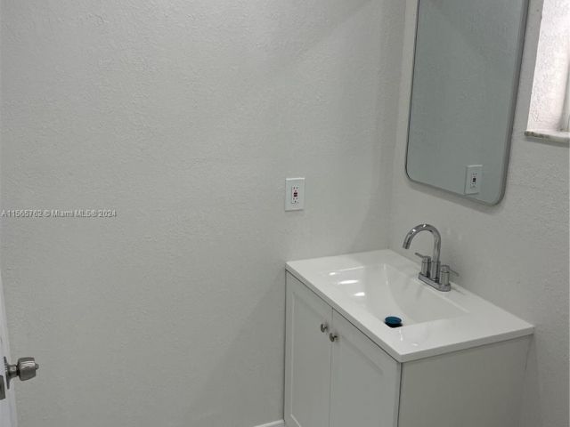 Home for rent at 2513 SW 112th Ct - photo 5245821
