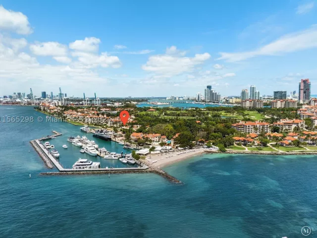 3-bedroom condo for sale in Miami Beach - 2221 Fisher Island Dr 3201 - MondialRealty