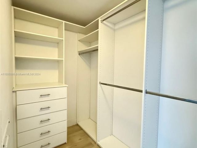 Apartment for rent  Unit # - photo 5320558