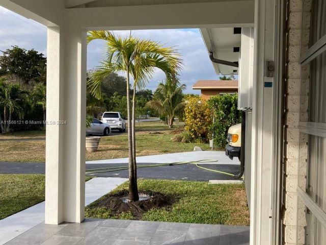 Home for sale at 13721 N Miami Ave - photo 5468801