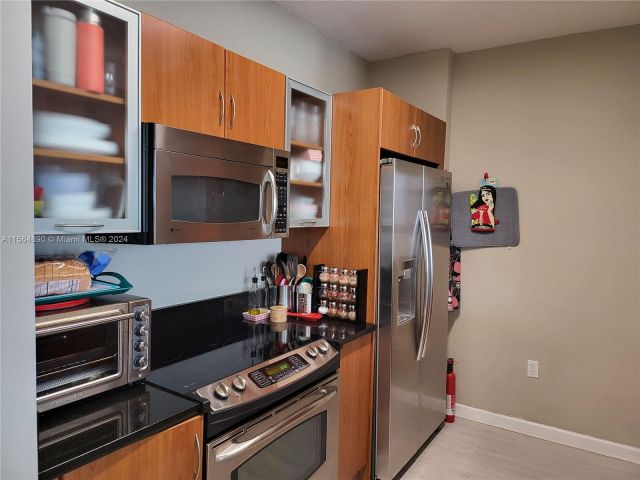 Apartment for sale  Unit #816 - photo 5255531