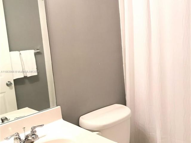 Home for rent at 730 NE 90th St 106 - photo 5252646