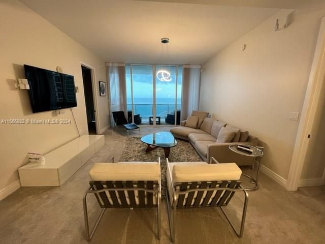 Apartment for rent  Unit # - photo 5510823