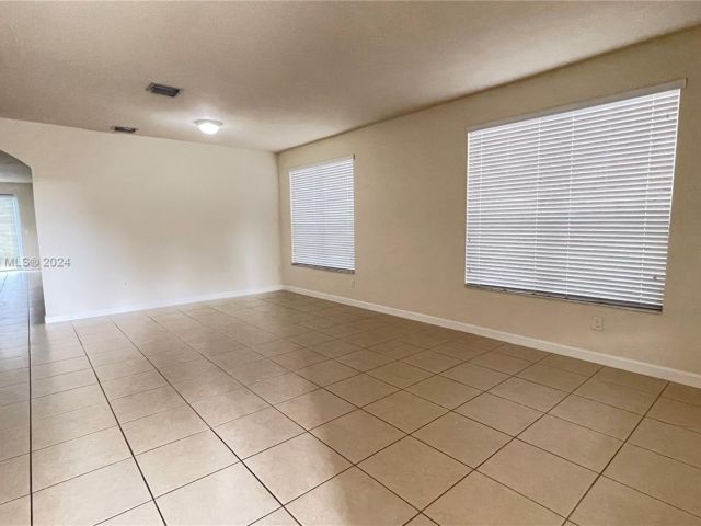 Home for rent at 9170 SW 171st Ct 0 - photo 5254747