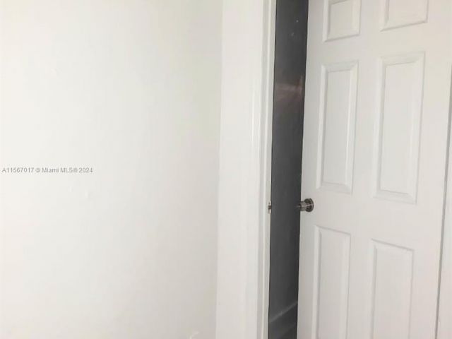 Home for rent at 166 NW 68th Ter 166 - photo 5254724