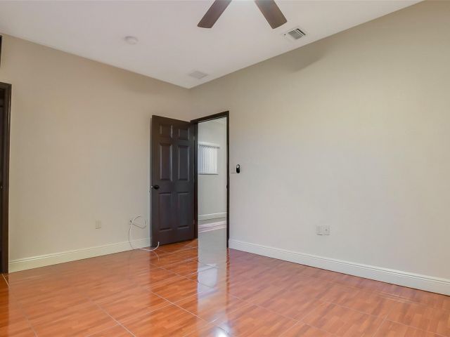 Home for rent at 1461 SW 40th Ter - photo 5262209