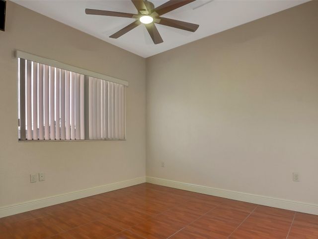 Home for rent at 1461 SW 40th Ter - photo 5262213