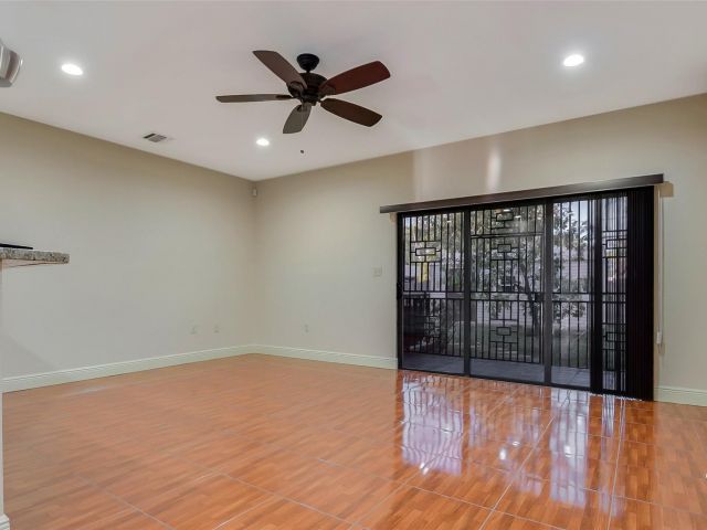 Home for rent at 1461 SW 40th Ter - photo 5262220