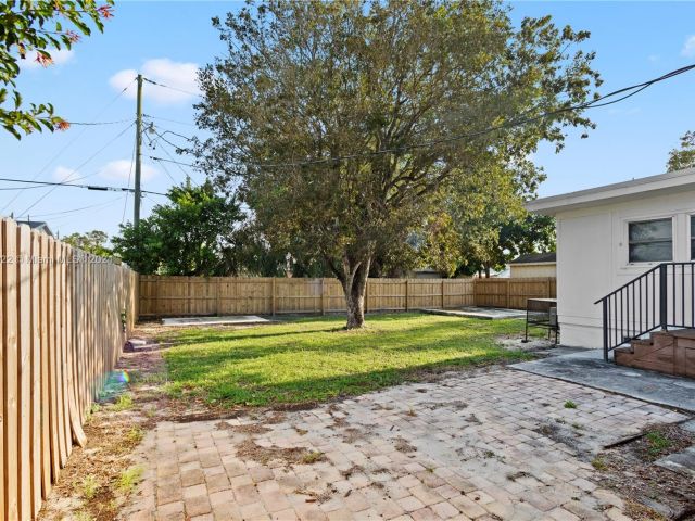 Home for sale at 810 El Vedado - photo 5259298