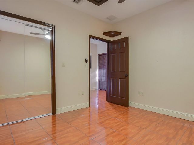 Home for rent at 1463 SW 40th Ter - photo 5262187