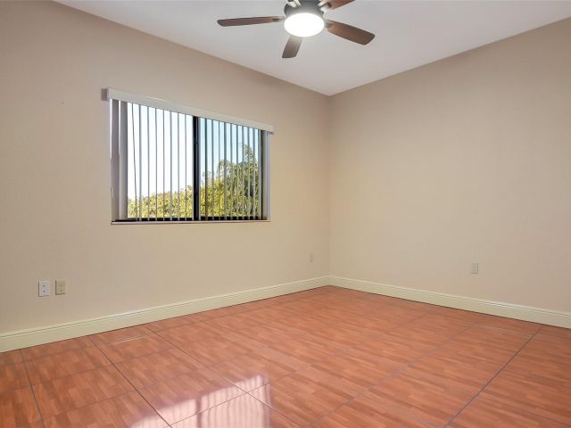Home for rent at 1463 SW 40th Ter - photo 5262190