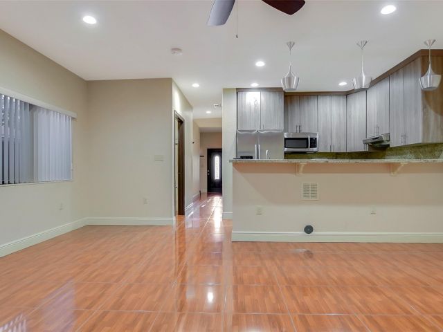 Home for rent at 1463 SW 40th Ter - photo 5262197