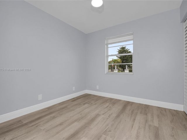Home for rent at 145 SW 13th Avenue - photo 5256248