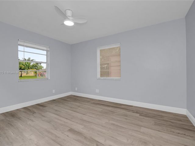 Home for rent at 145 SW 13th Avenue - photo 5256249