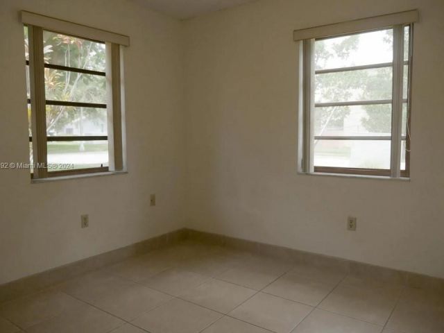 Home for rent at 3780 Percival Ave 3780 - photo 5257579