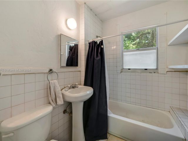 Home for sale at 845 NW 7th St - photo 5319096