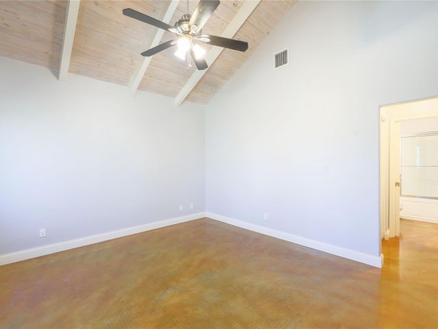 Home for rent at 812 SW 4th Ave 8 - photo 5262250