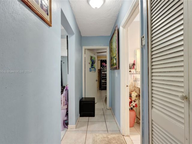 Home for sale at 2220 SW 12th St - photo 5314293