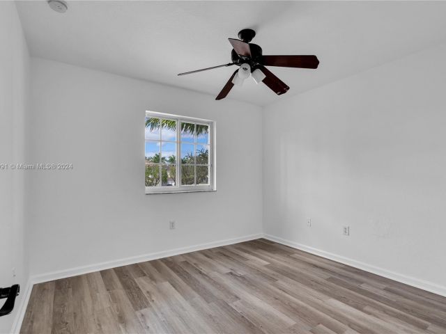 Home for rent at 14044 SW 273rd Ln 0 - photo 5259992