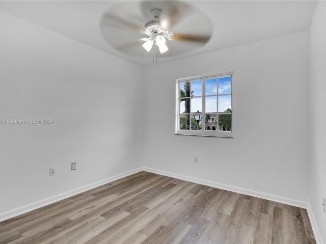 Home for rent at 14044 SW 273rd Ln 0 - photo 5259994