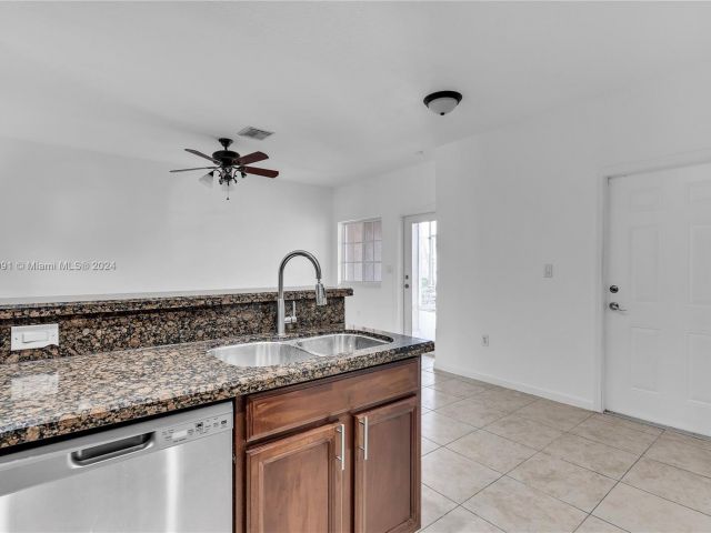 Home for rent at 14044 SW 273rd Ln 0 - photo 5260000