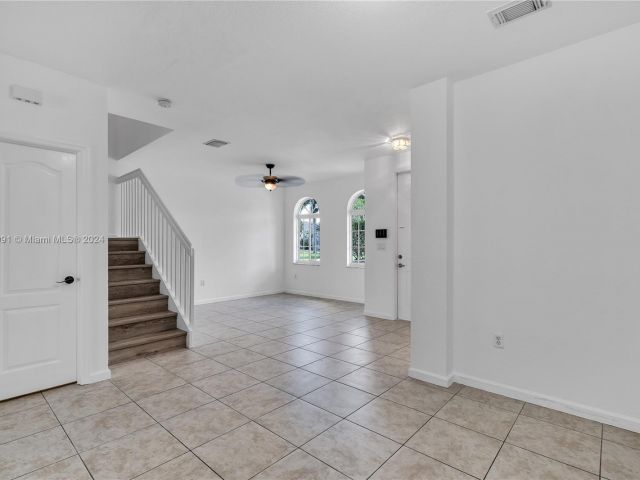 Home for rent at 14044 SW 273rd Ln 0 - photo 5260005