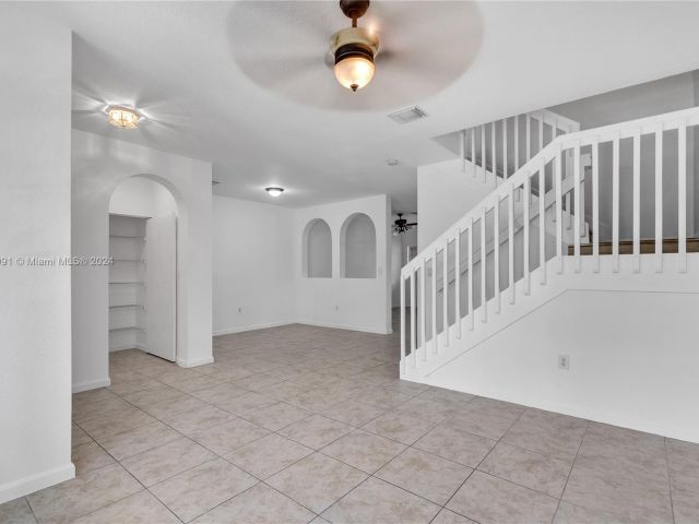 Home for rent at 14044 SW 273rd Ln 0 - photo 5260006