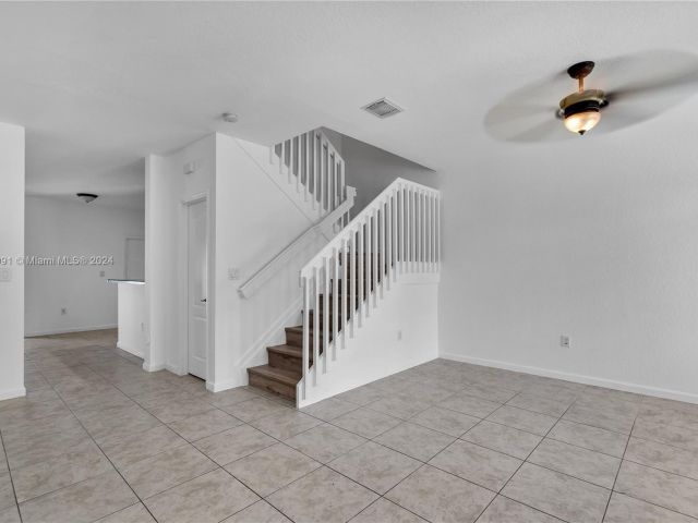 Home for rent at 14044 SW 273rd Ln 0 - photo 5260009