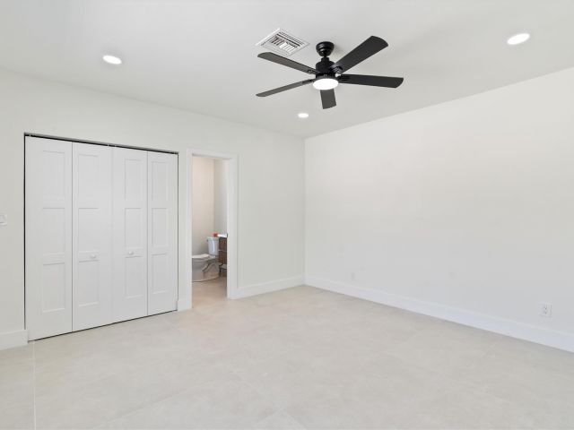 Home for sale at 1113 SE 15th Ave - photo 5260425