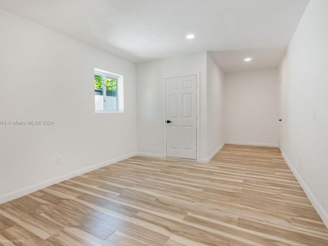 Home for rent at 1001 NE 82nd St - photo 5263733