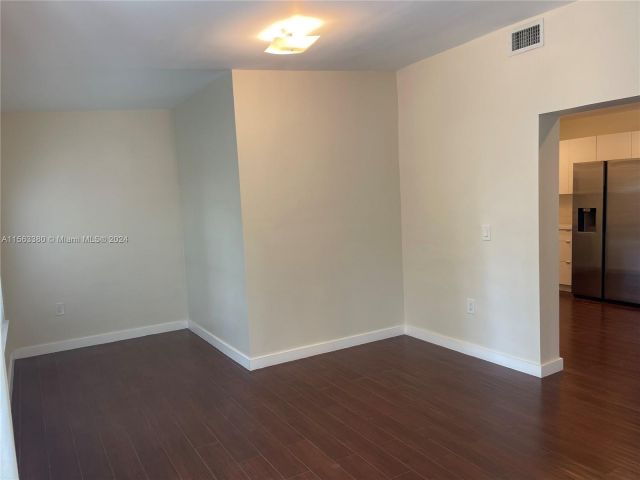 Home for rent at 552 NE 74th St - photo 5262751