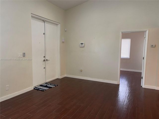 Home for rent at 552 NE 74th St - photo 5262755