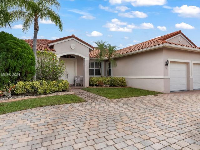 Home for sale at 1150 SW 189th Ave - photo 5265216