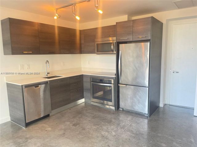 1-bedroom condo for sale in Miami - 151 SE 1st St 1505 - MondialRealty